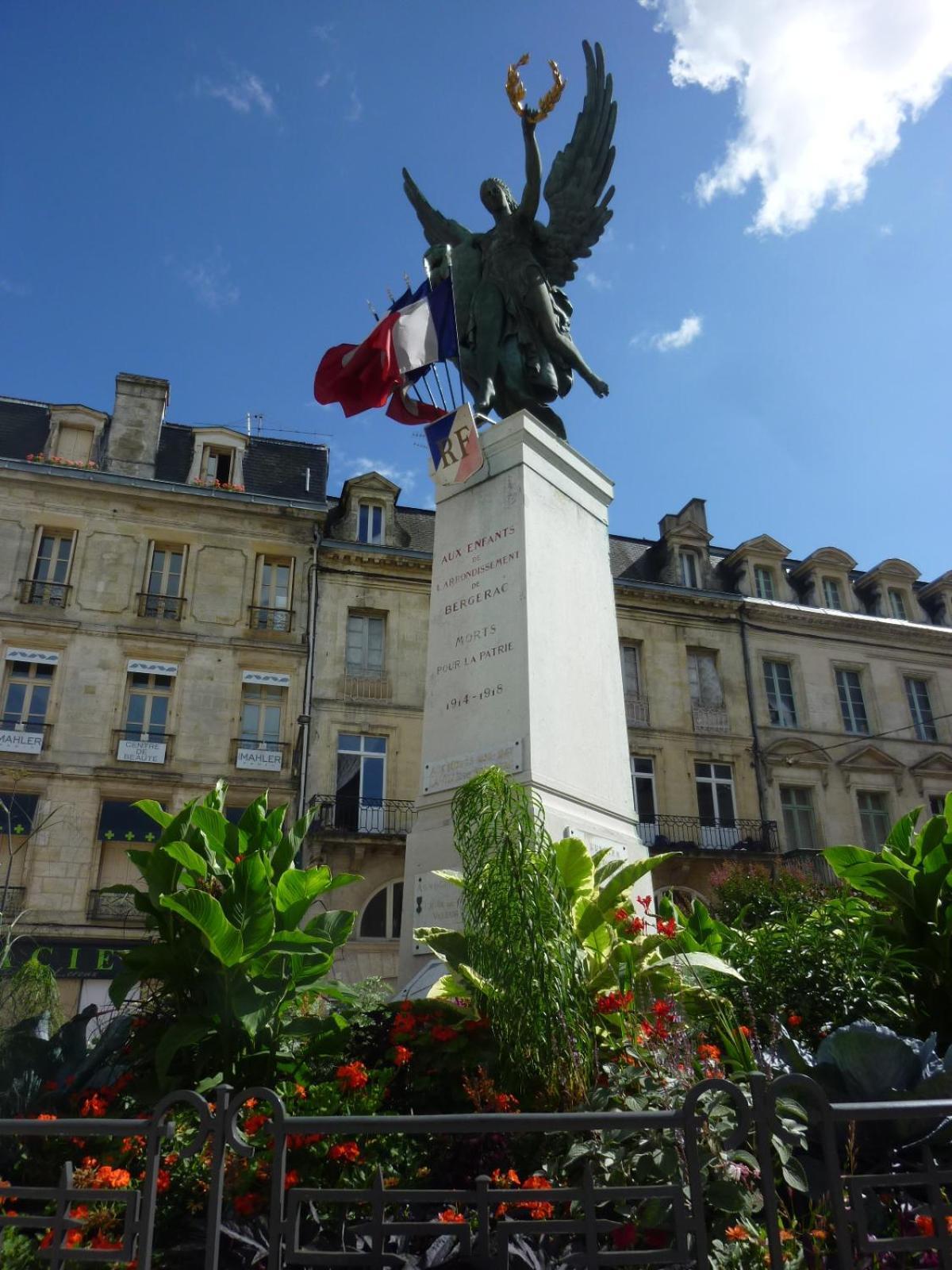 Hotel De France แบร์เฌอรัก ภายนอก รูปภาพ